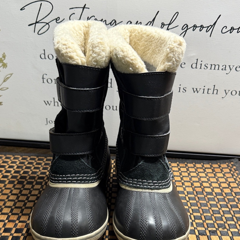 Sorel Black waterproof Boots with Cream Fleece Lining  Boys/Girls SZ 13 Box 12